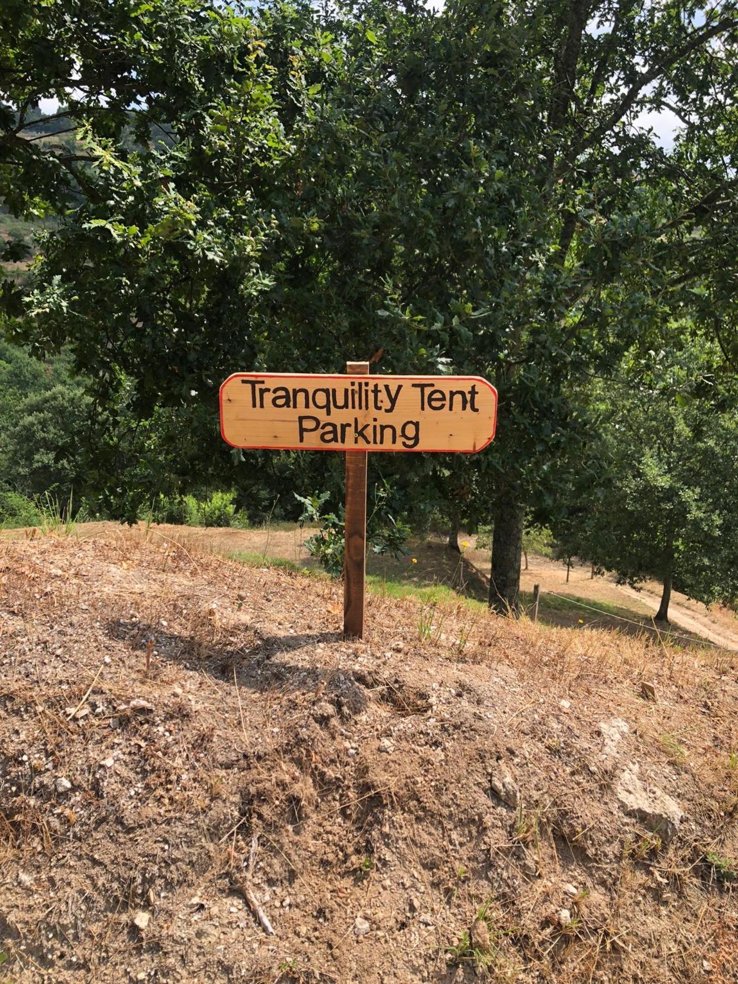 Tranquility Tent 拜昂 外观 照片